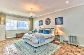Отель Edward Court 1 Bedroom Apartment  Кейптаун